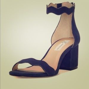 INC Hadwin Scallop Sandals Size 9